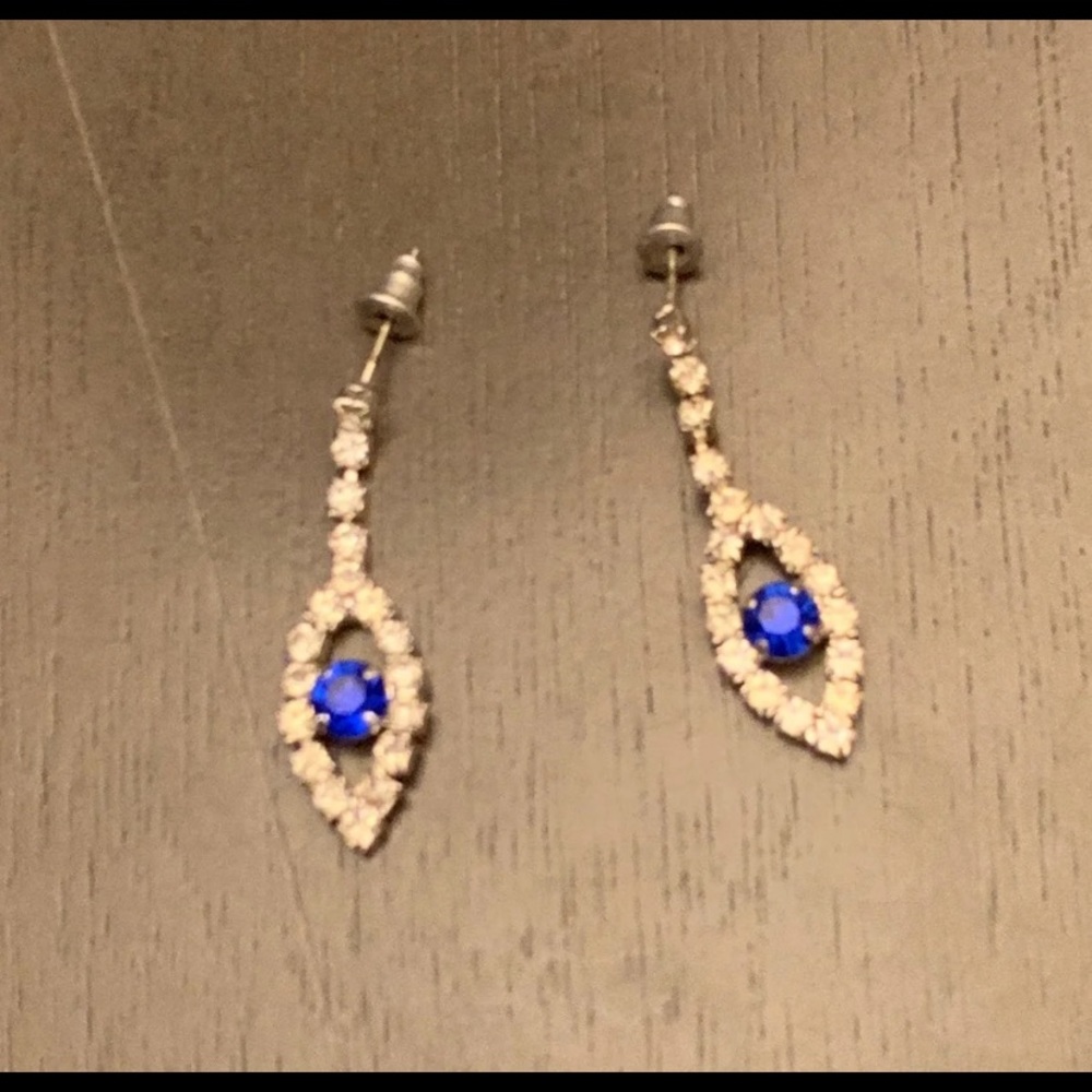 Women’s Sapphire Dangling Earrings